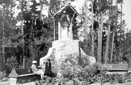 E101 - Jo More Statue Father Serra