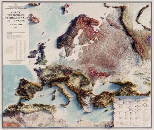 E173 - Carte Techtonique Europe edited