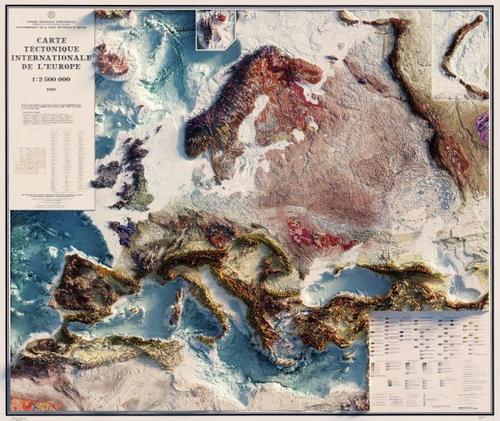 E173 - Carte Techtonique Europe bathy