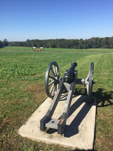 E195 - Sandy Hollow with cannon