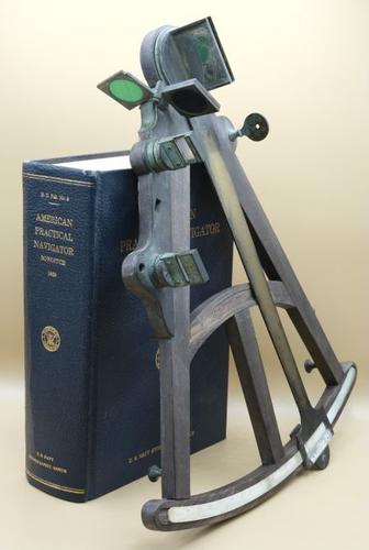 E235 - OCTANT, ENGLISH, EARLY 19TH CENTURY, FRONT OBLIQUE VIEW (Image 1817b)