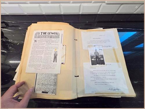 E657 - Lewis Scrapbook 2 - i1765